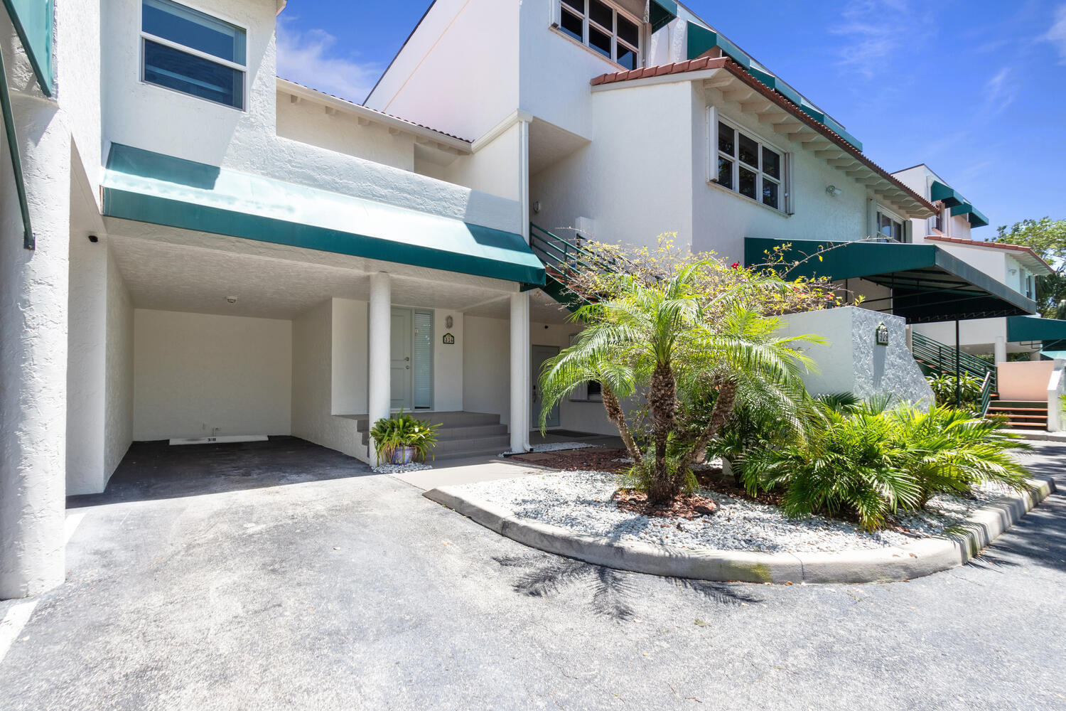 316 N Lake Drive, Lantana FL 33462