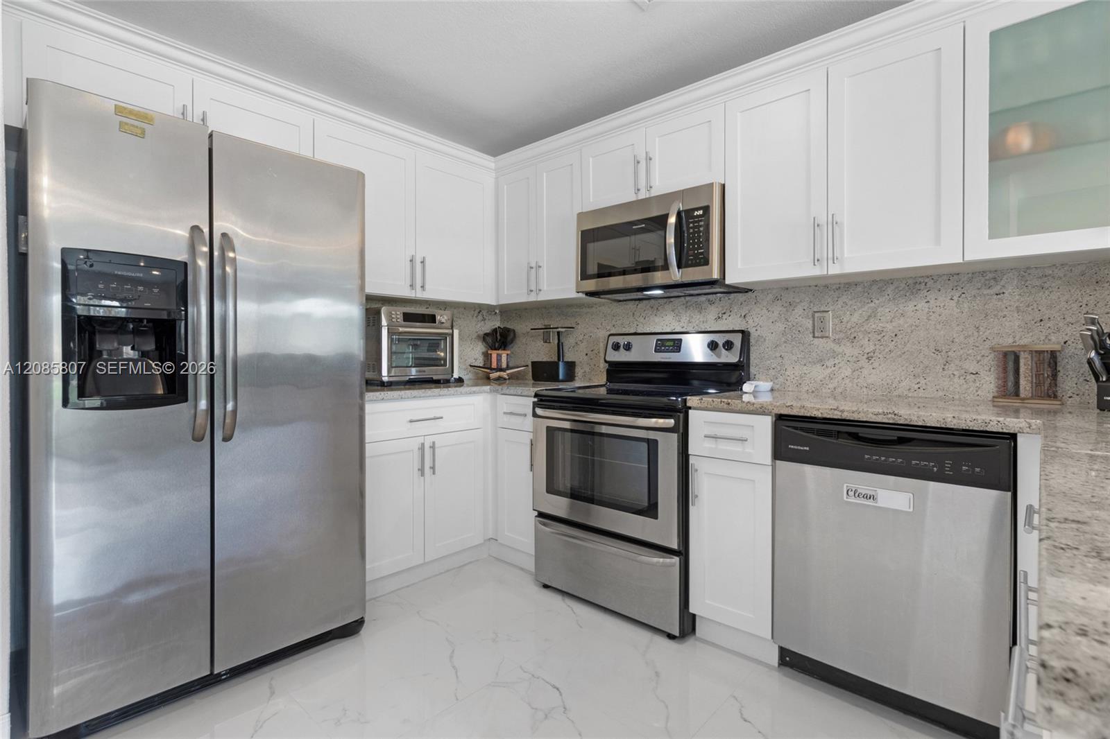 12905 SW 31st Ct # TOWNHOUSE — Photo 3