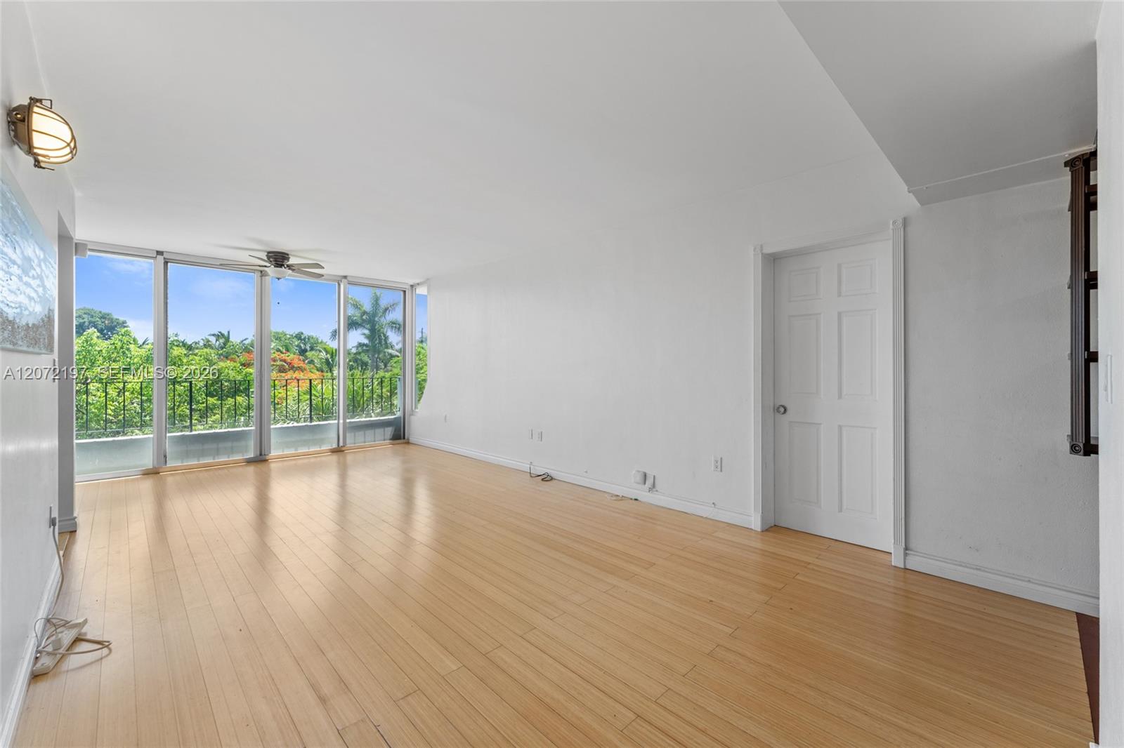 2539 S Bayshore Dr — Photo 5