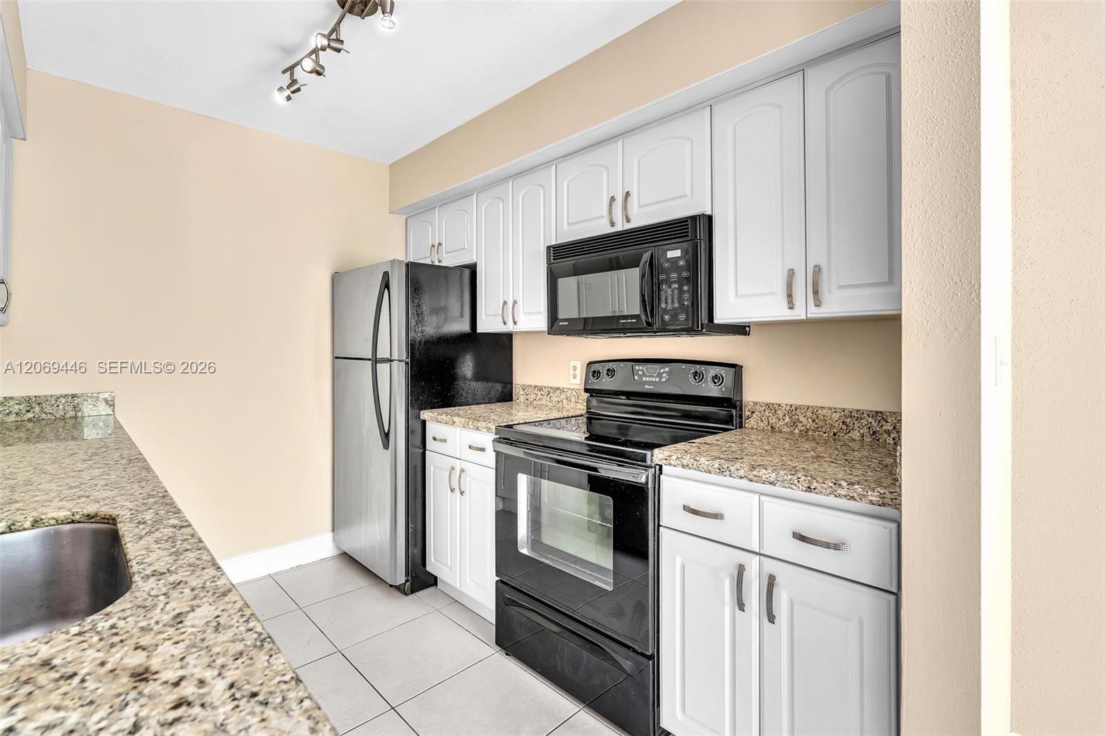 2667 NW 33rd St # 2413 — Photo 3