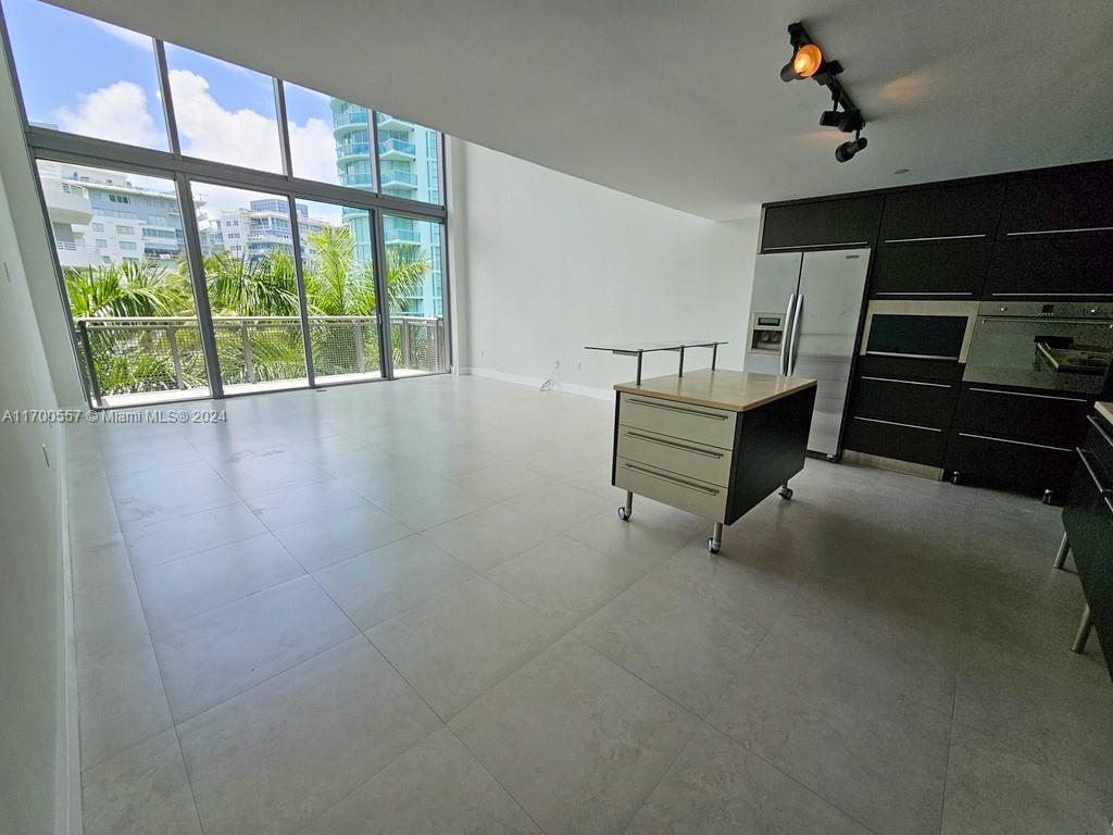 6000 Collins Ave # 528 — Photo 2