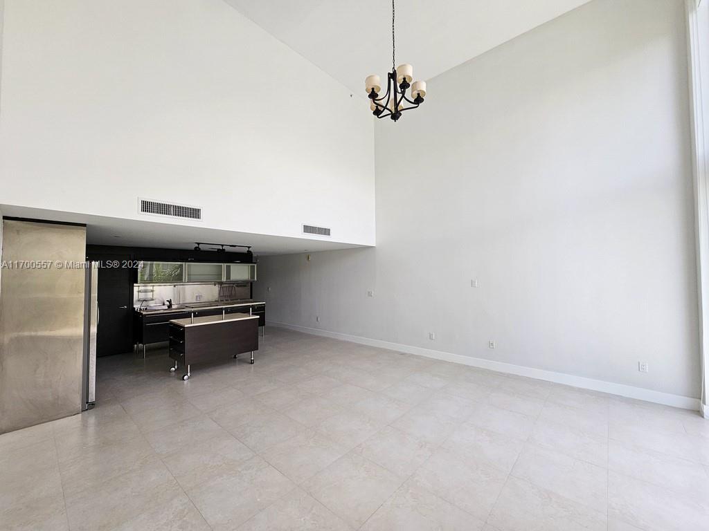 6000 Collins Ave # 528 — Photo 4