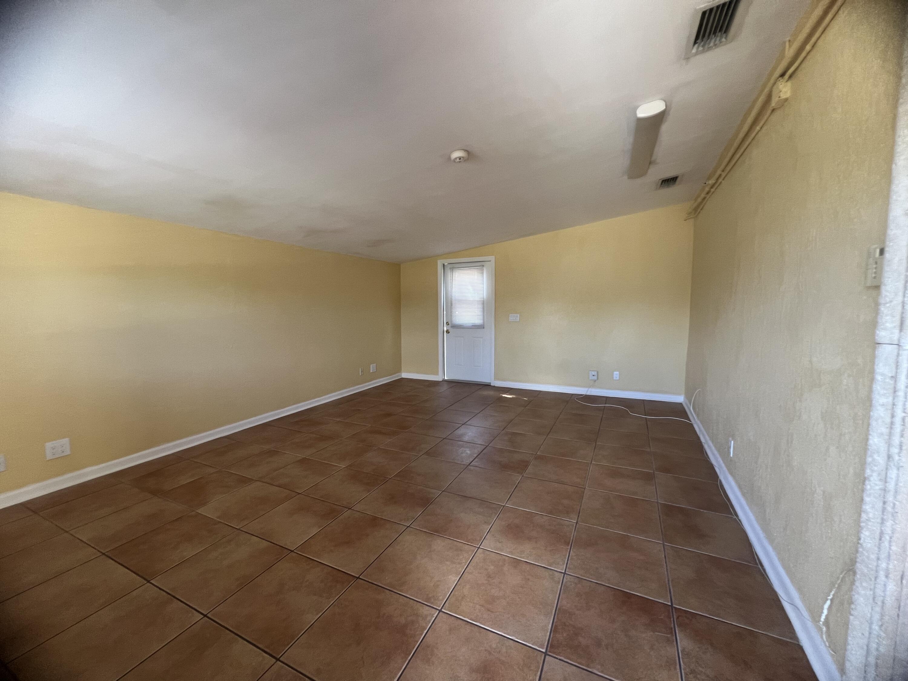 4052 Collin Drive — Photo 5