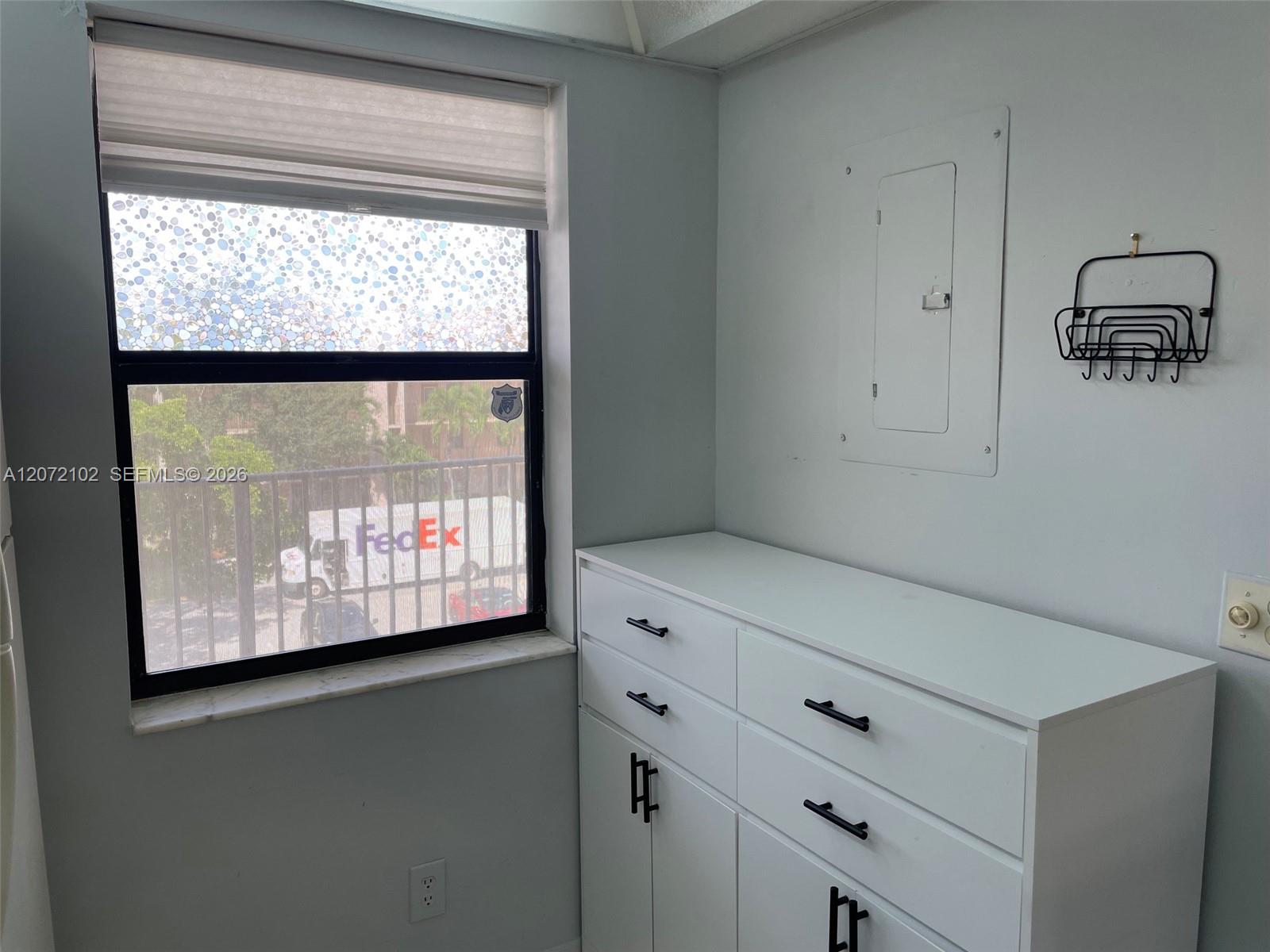 EXTRA KITCHEN CABINET