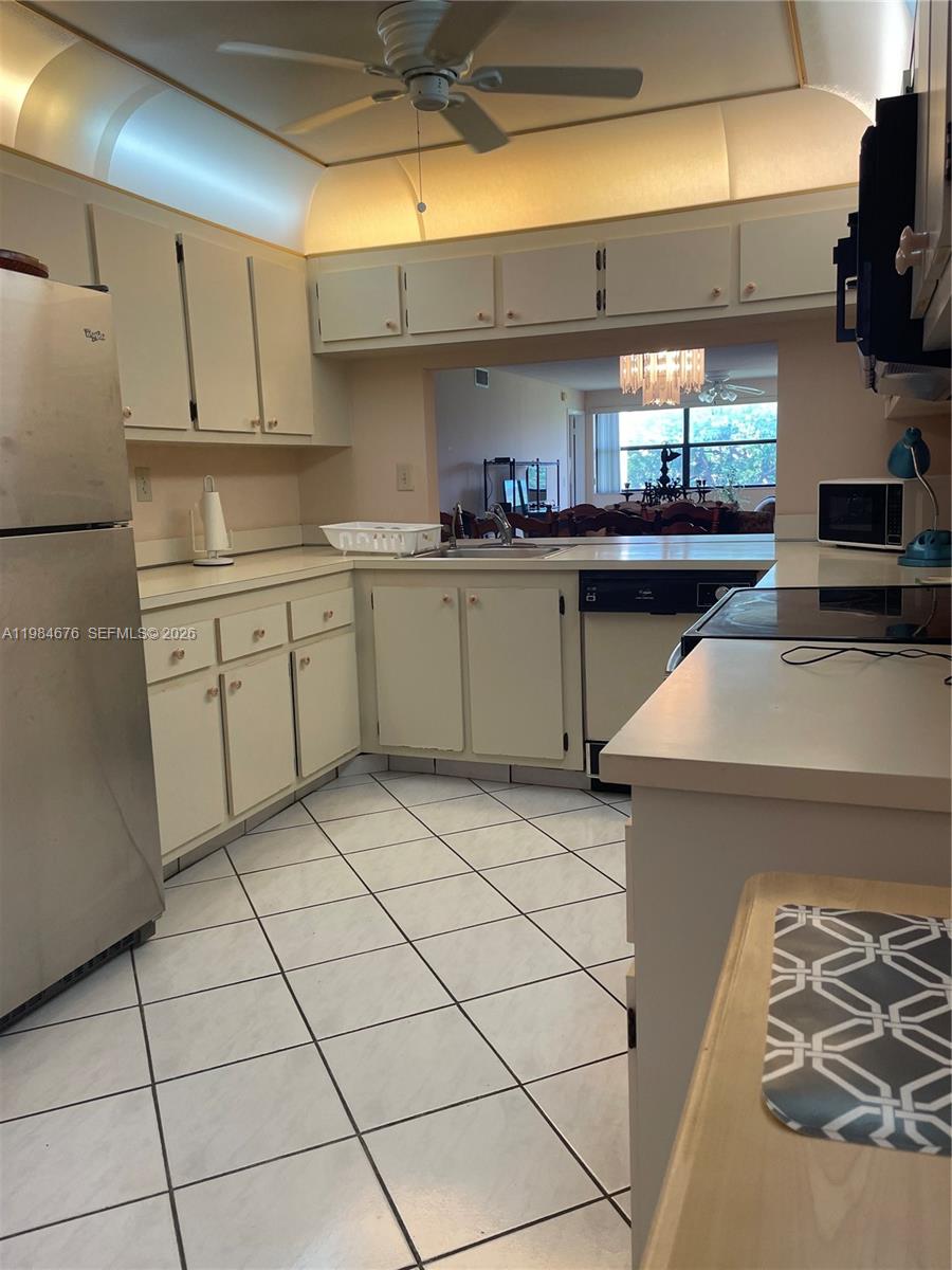 2606 NW 104th Ave # 301 — Photo 3