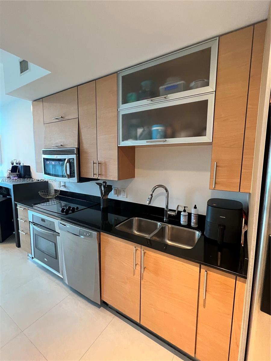 60 SW 13th St # 3222 — Photo 5