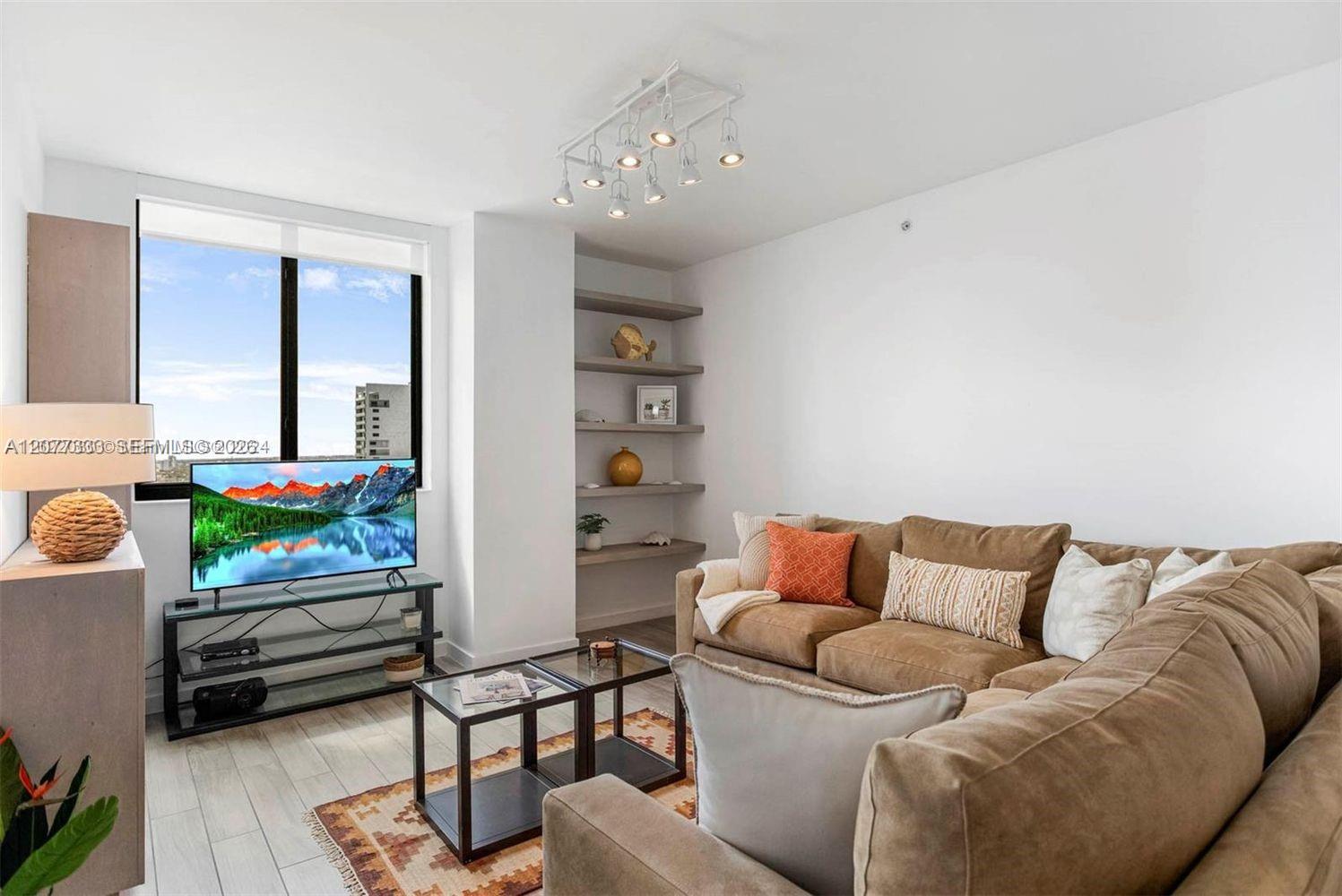 999 SW 1st Ave # 1906 — Photo 3