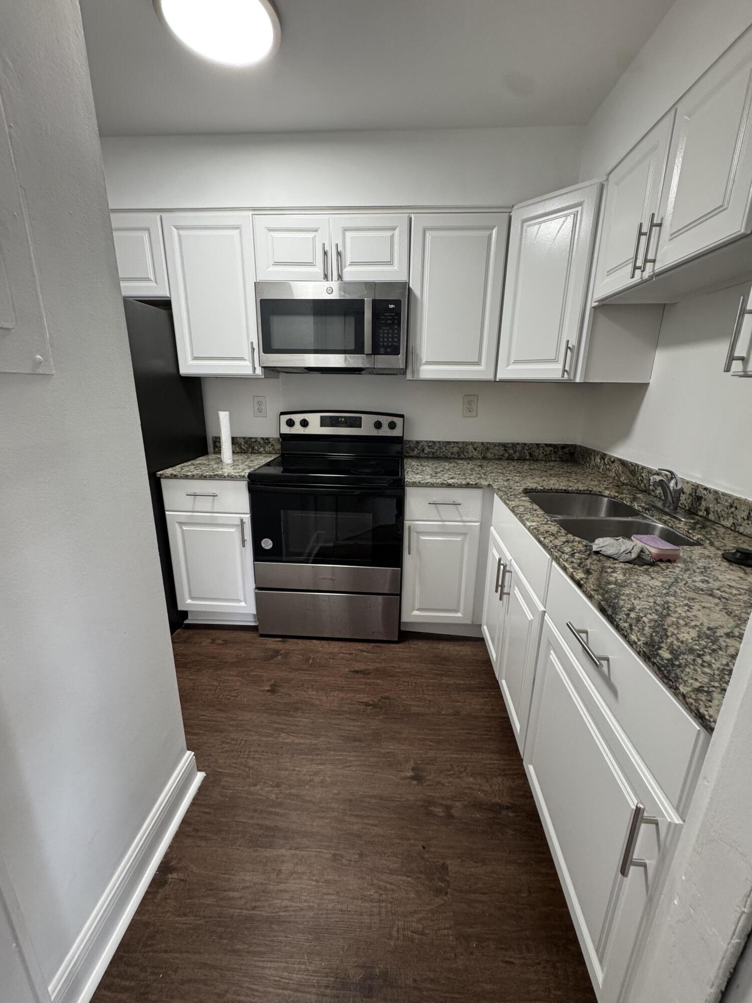 510 Lake Shore Drive # 0360 — Photo 2
