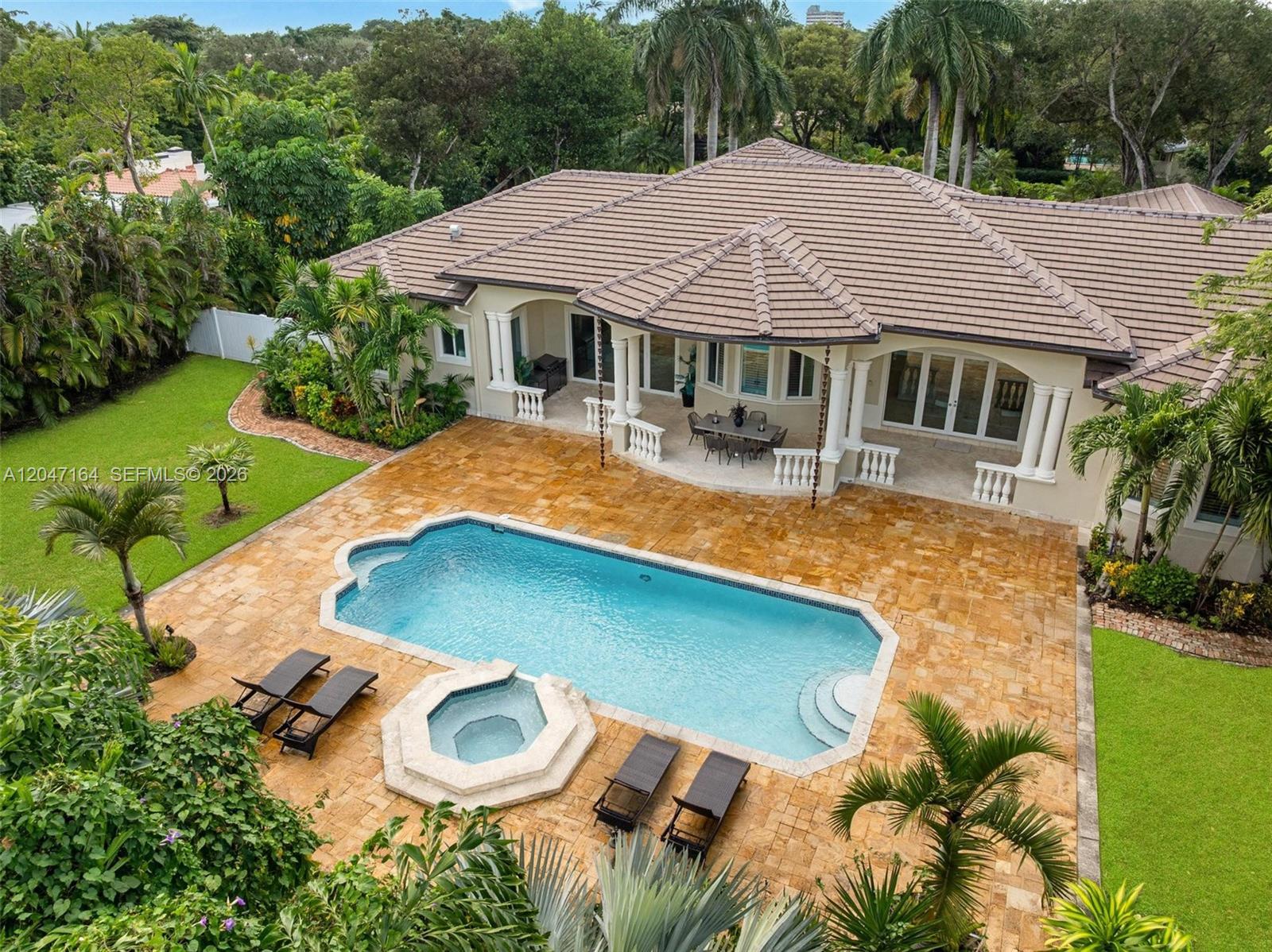 6890 SW 94th St, Pinecrest FL 33156
