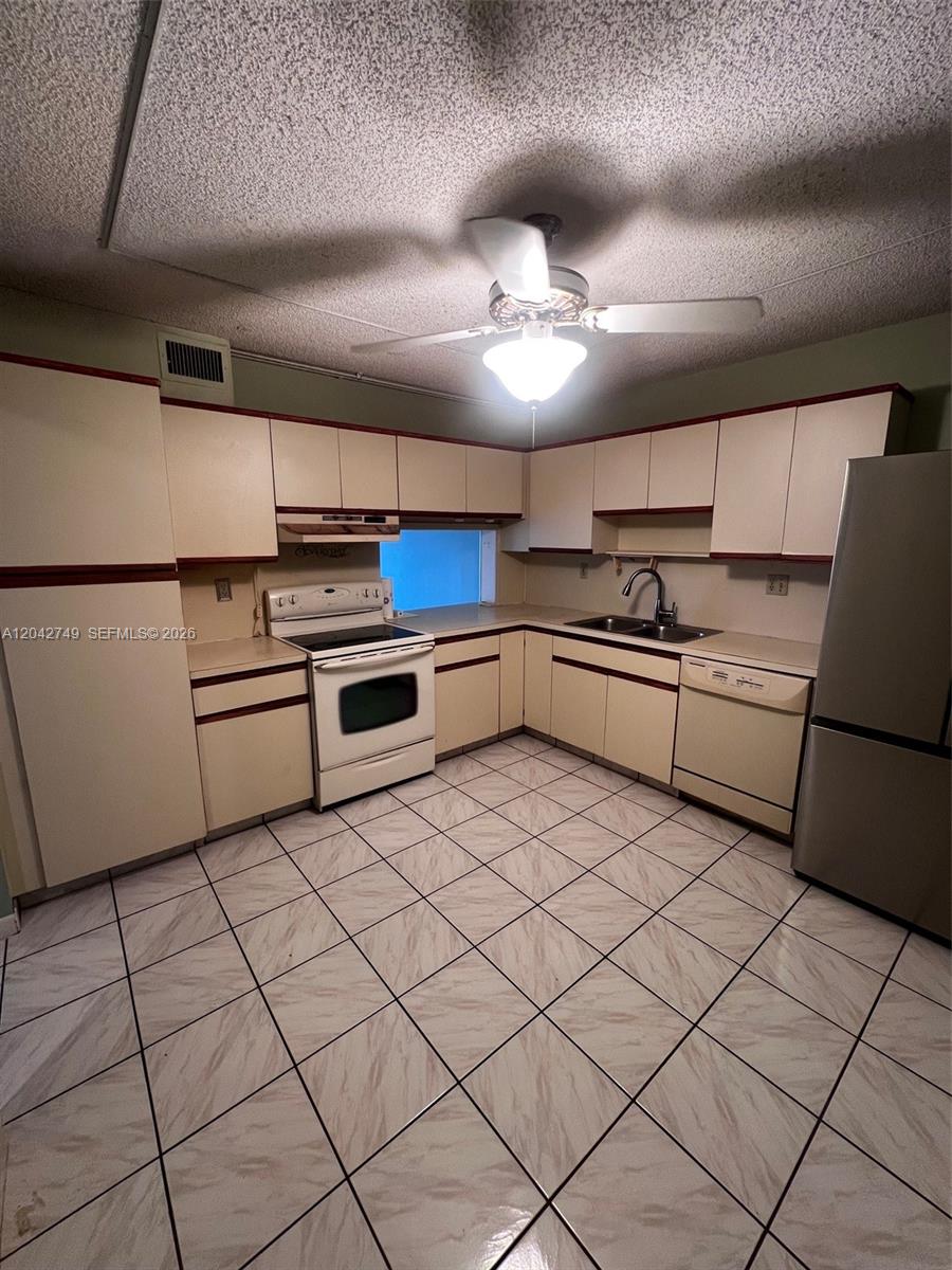 4975 E Sabal Palm Blvd # 304 — Photo 5