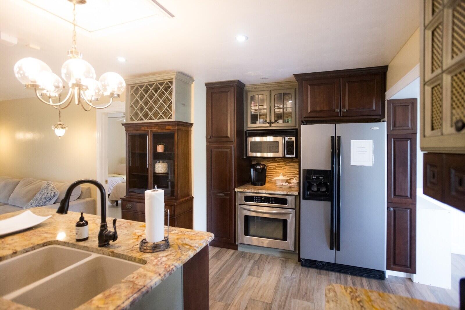 938 Arlington Drive — Photo 4