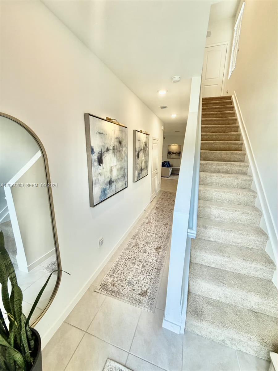 856 SW 11th Way — Photo 2