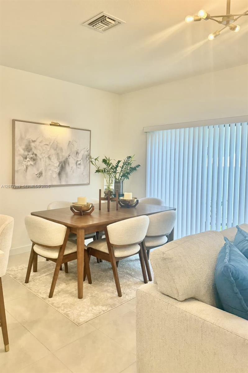 856 SW 11th Way — Photo 3