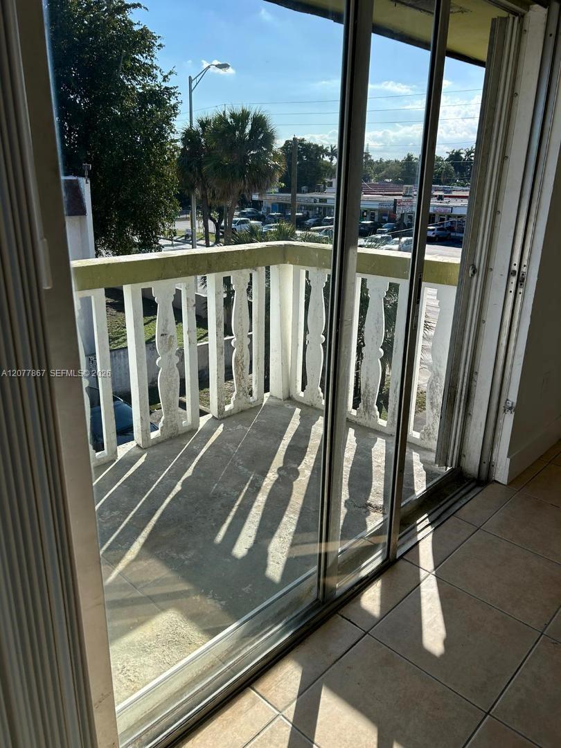 15201 NE 6th Ave # C302 — Photo 3