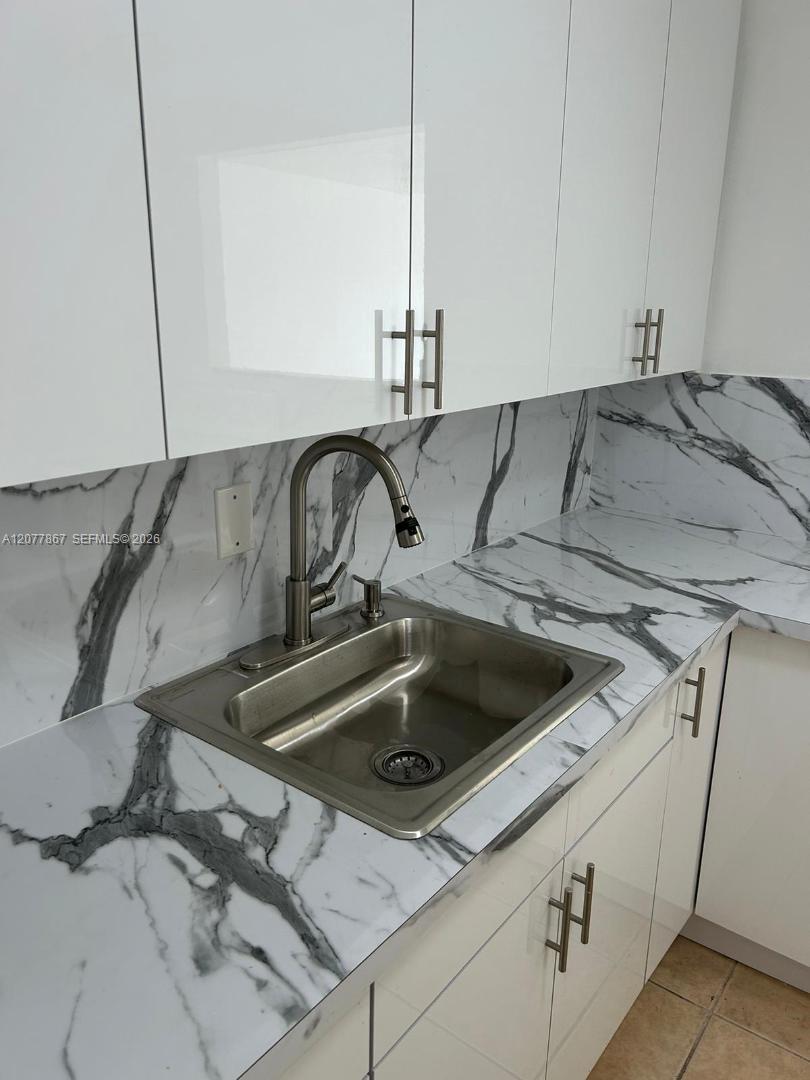 15201 NE 6th Ave # C302 — Photo 4
