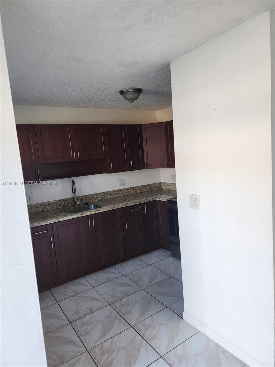 10805 SW 86th St # 5 — Photo 3