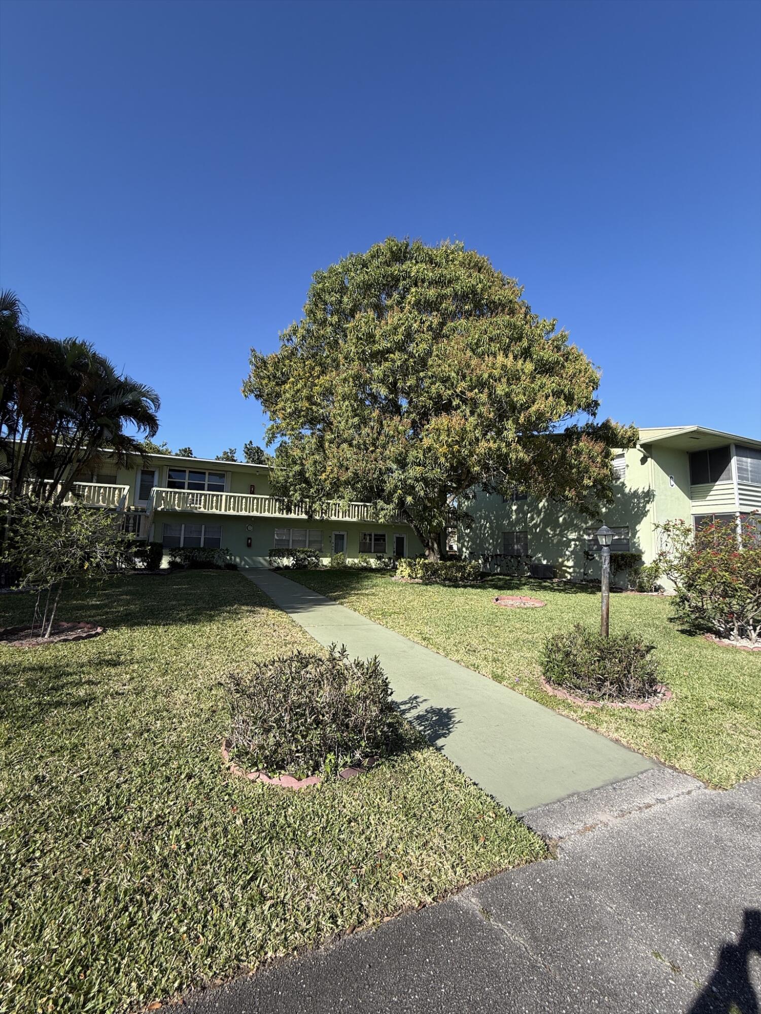 64 Norwich C, West Palm Beach FL 33417