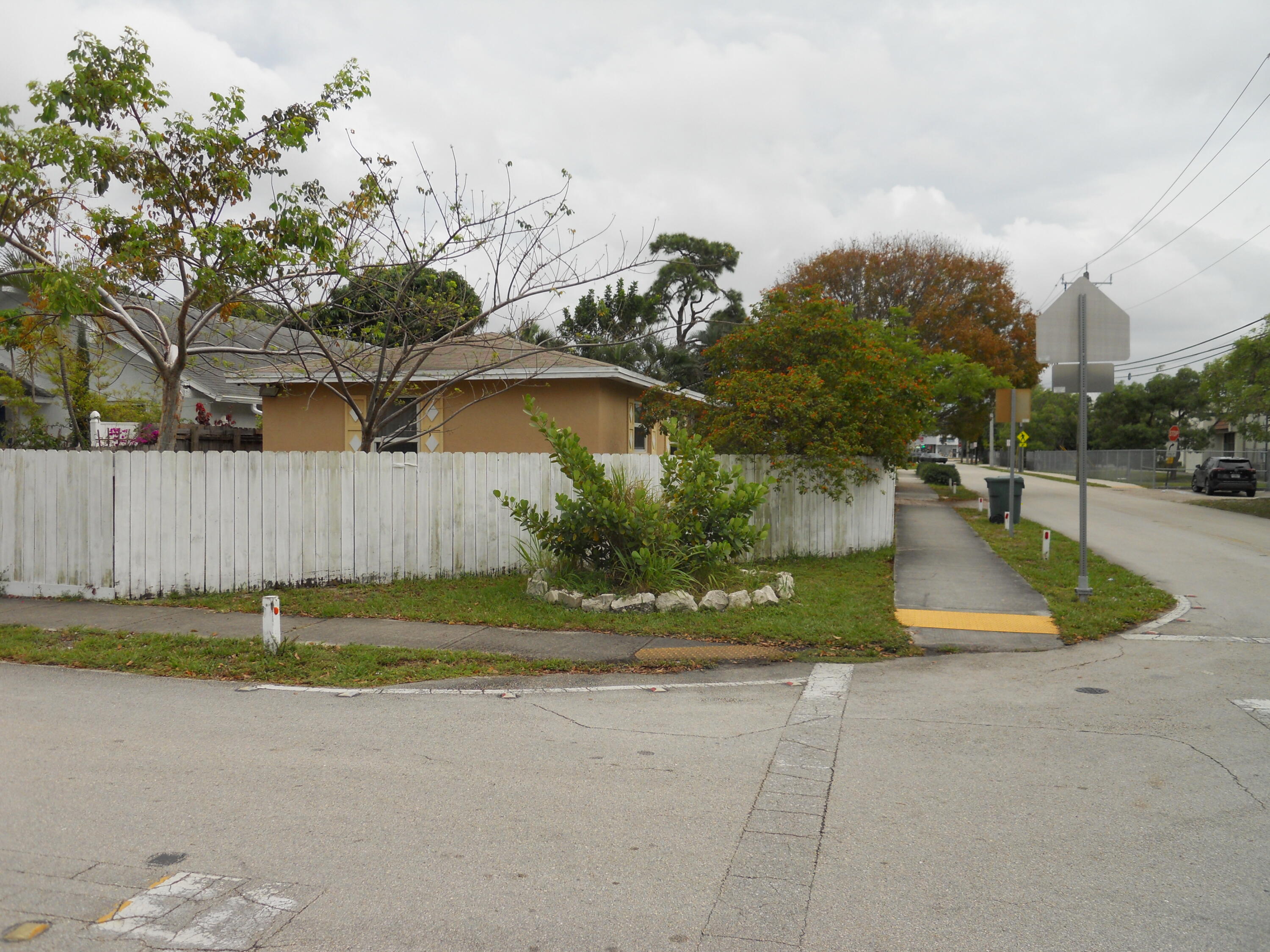 3290 NE 10th Avenue, Oakland Park FL 33334