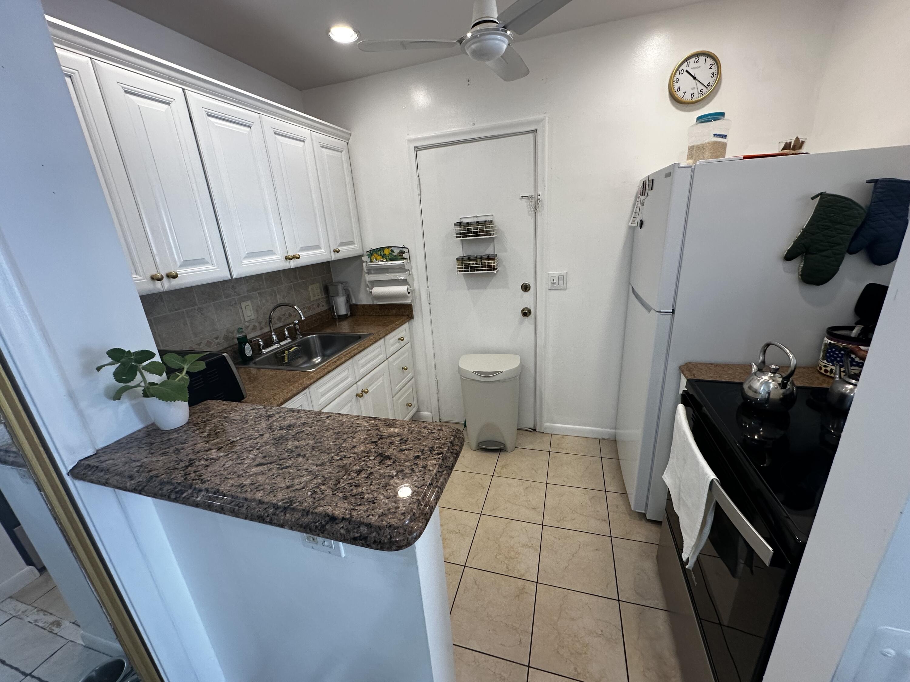 330 S CYPRESS Road # 610 — Photo 4