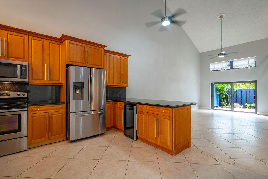 2840 S OAKLAND FOREST Drive # 2703 — Photo 5
