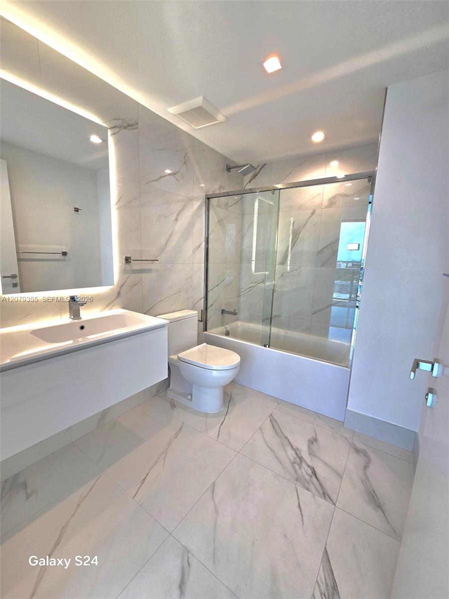 1170 E Hallandale Beach Blvd # 907 — Photo 4