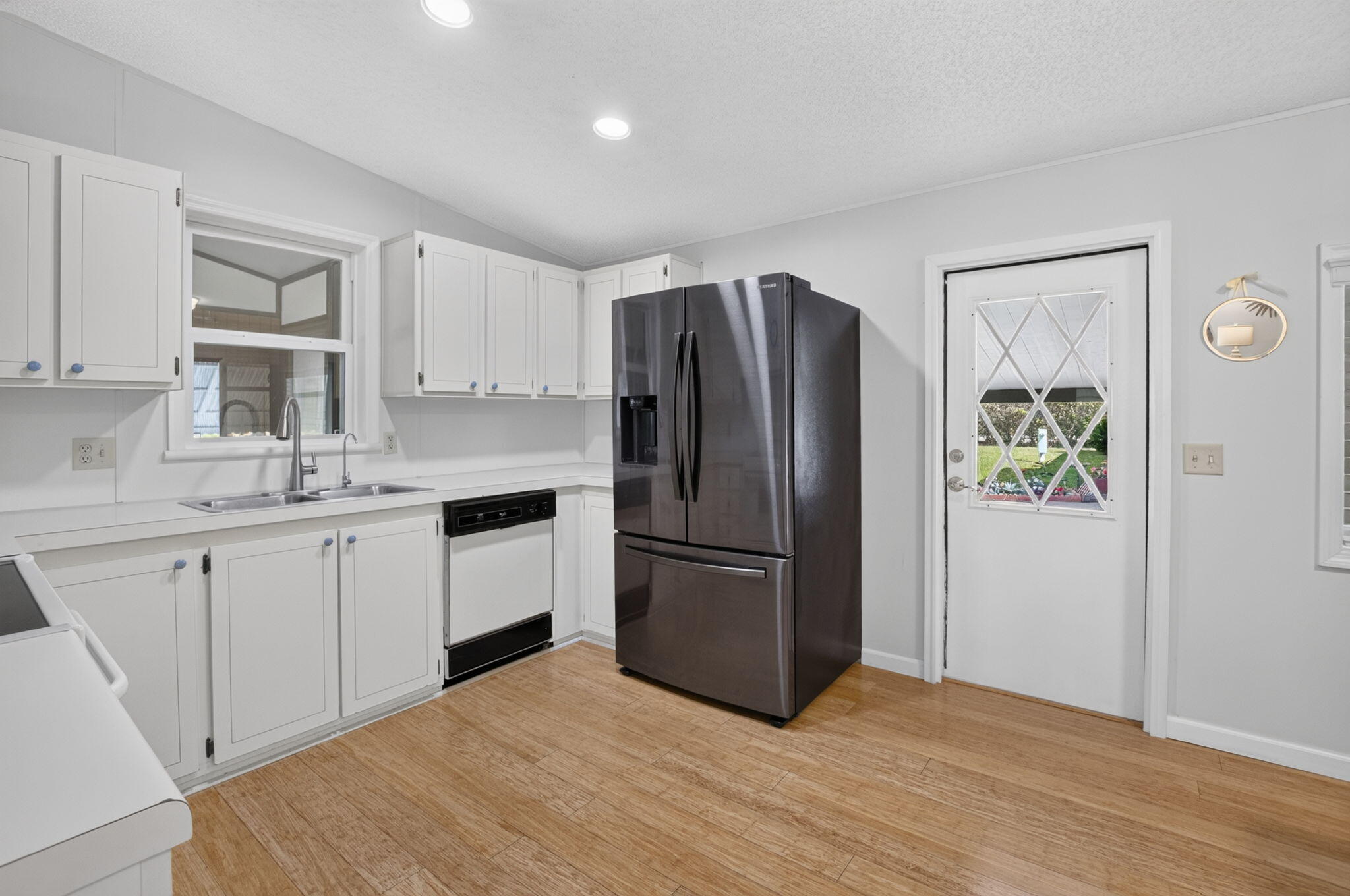 51004 Galina Bay — Photo 4