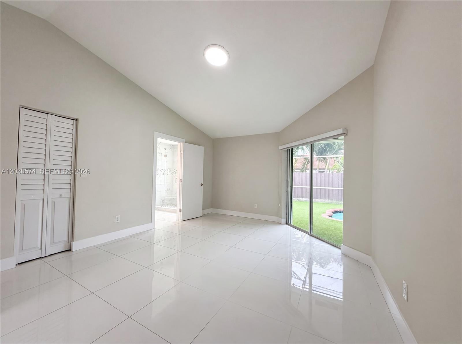 16571 SW 145th Ave — Photo 4