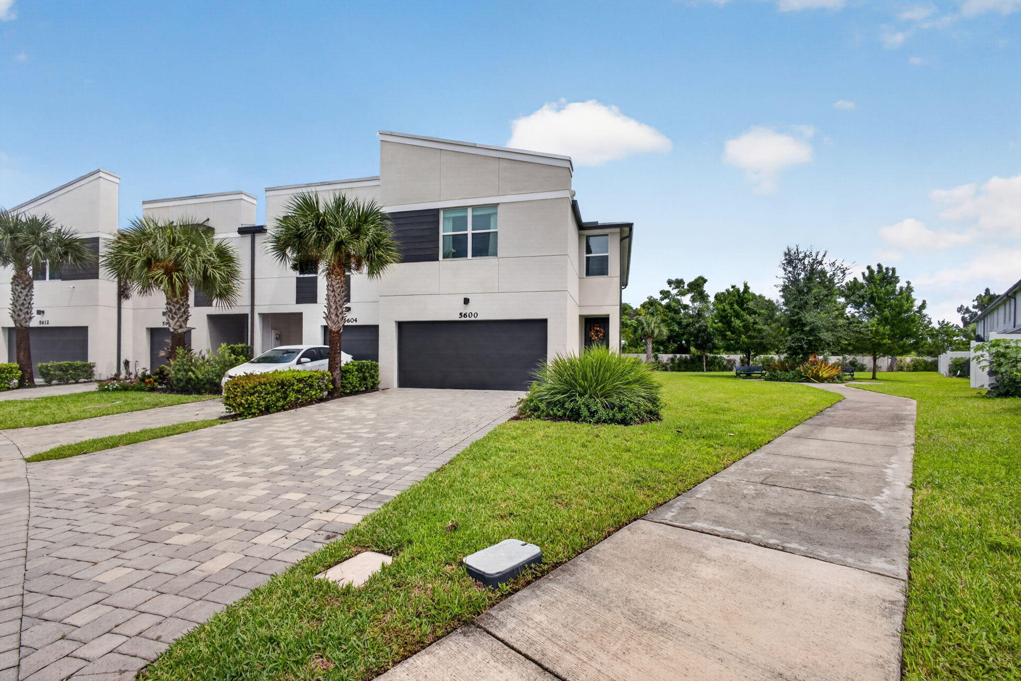 5600 Mentmore Drive — Photo 2