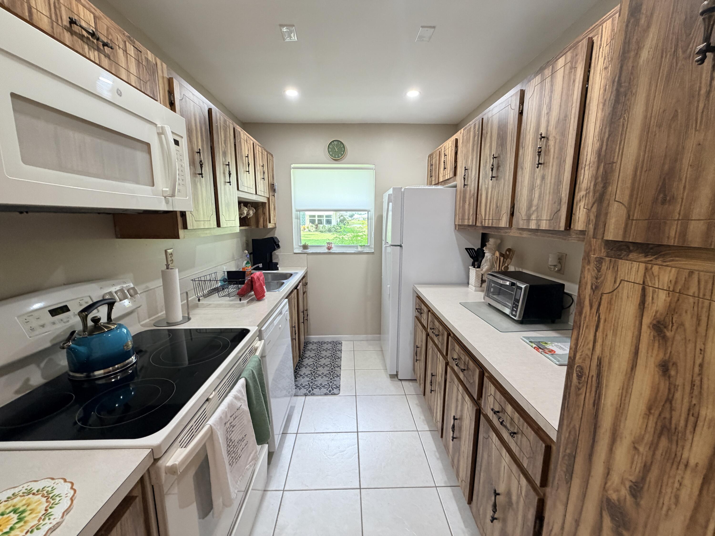 5344 LAKEFRONT Boulevard # C — Photo 5