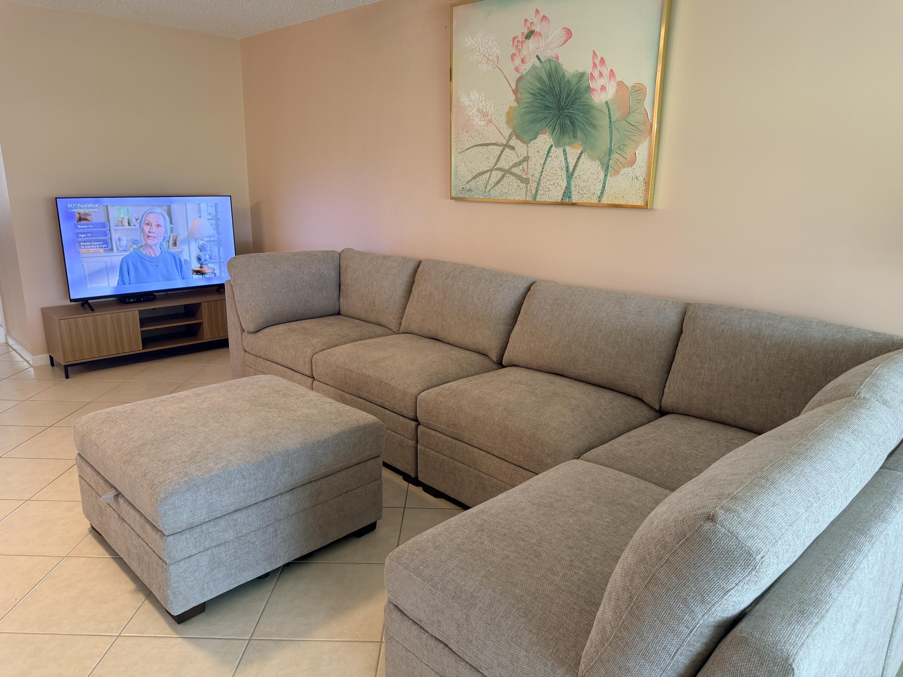 5344 LAKEFRONT Boulevard # C — Photo 3