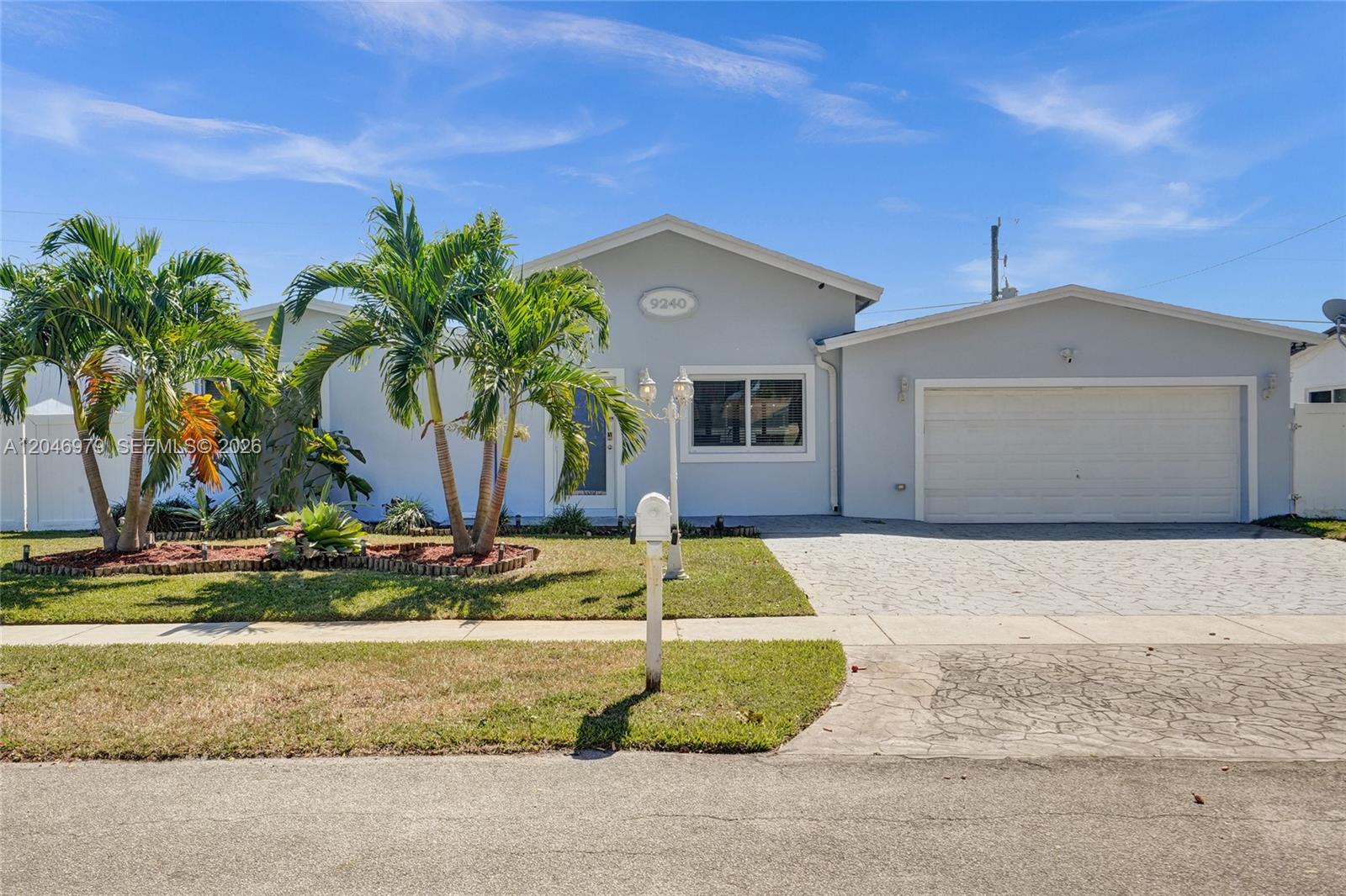 9240 54th St, Cooper City FL 33328