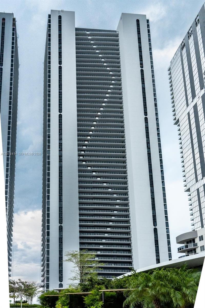 700 NE 24th st # 1506 View 1
