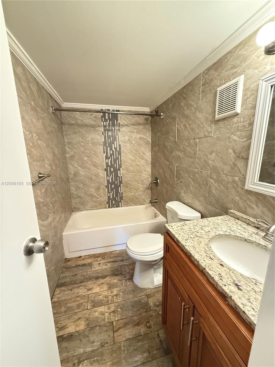1798 NW 55th Ave # 203 — Photo 3