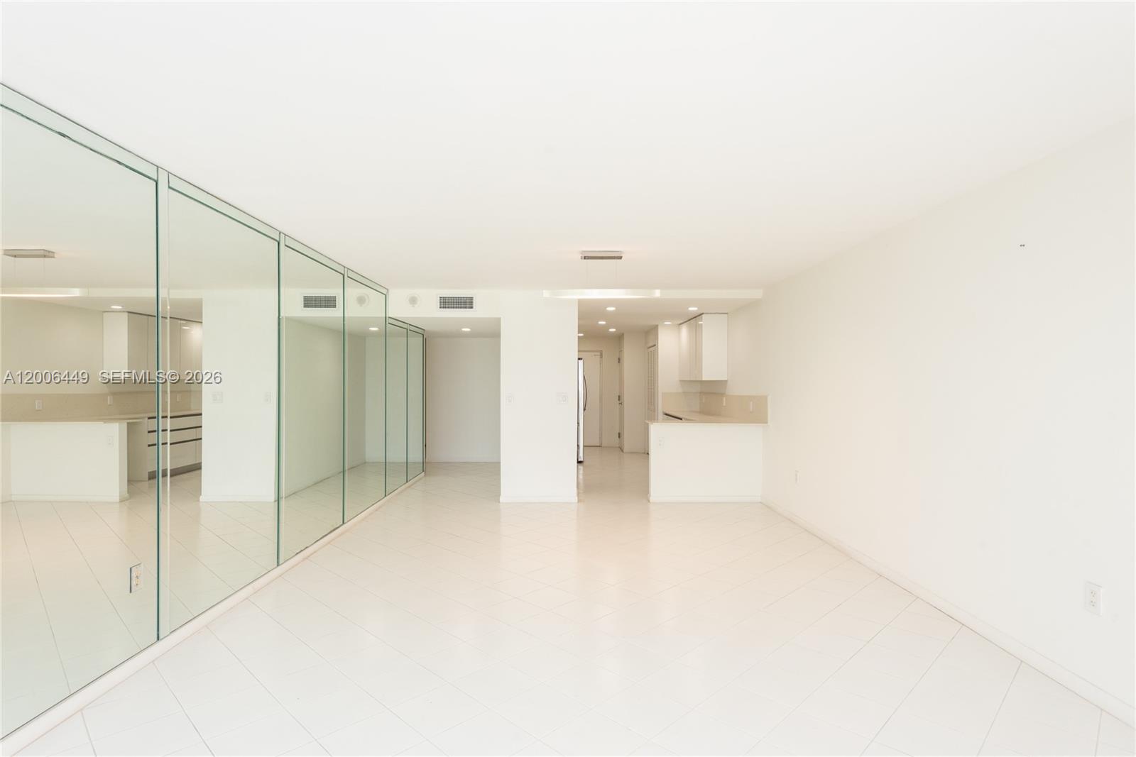 600 Grapetree Dr — Photo 4
