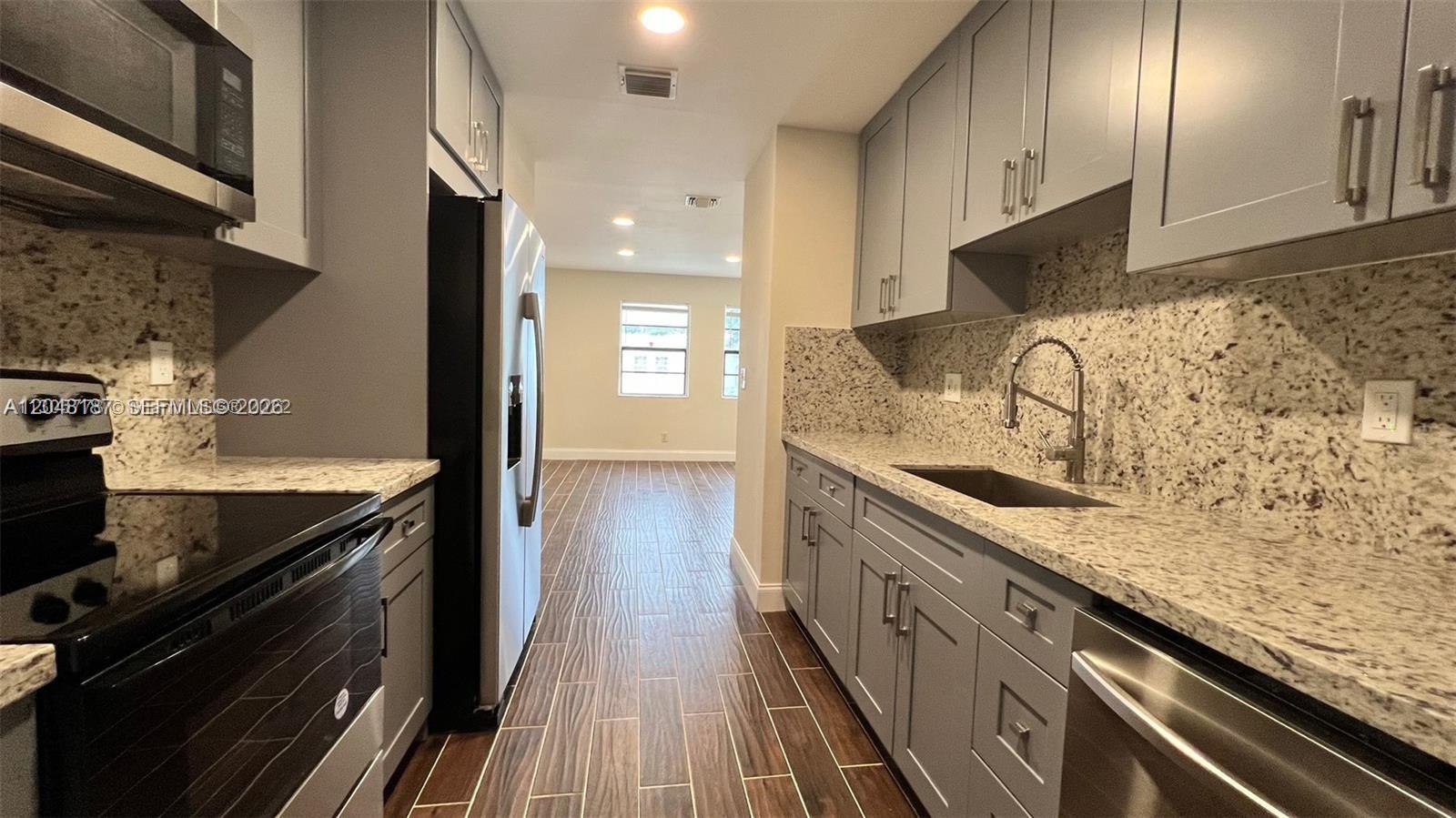 2130 Funston St # 2130 — Photo 2