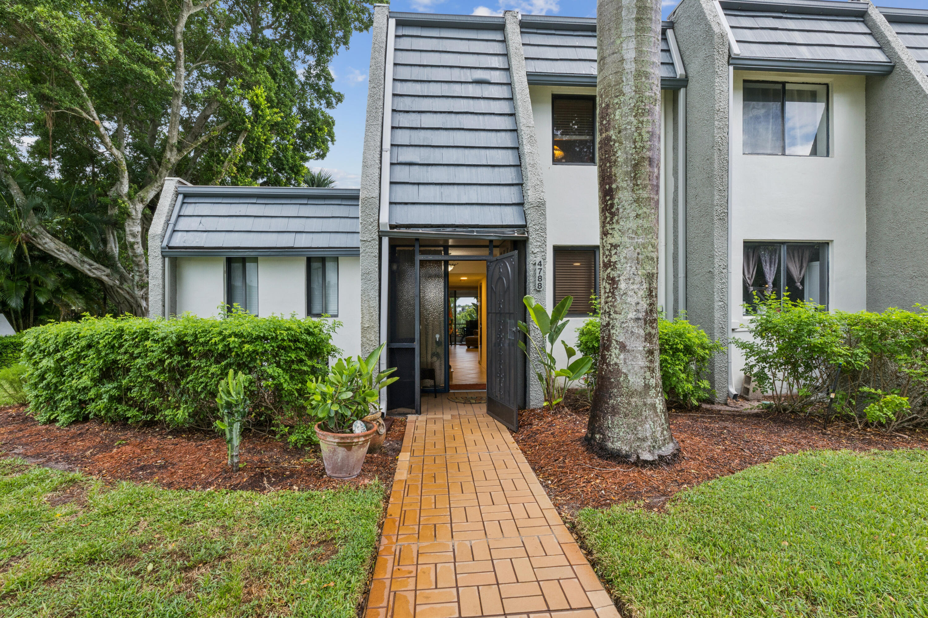 4788 ESEDRA Court — Photo 4