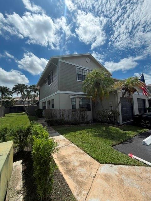 10726 NW 11th St — Photo 2