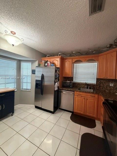 10726 NW 11th St — Photo 3