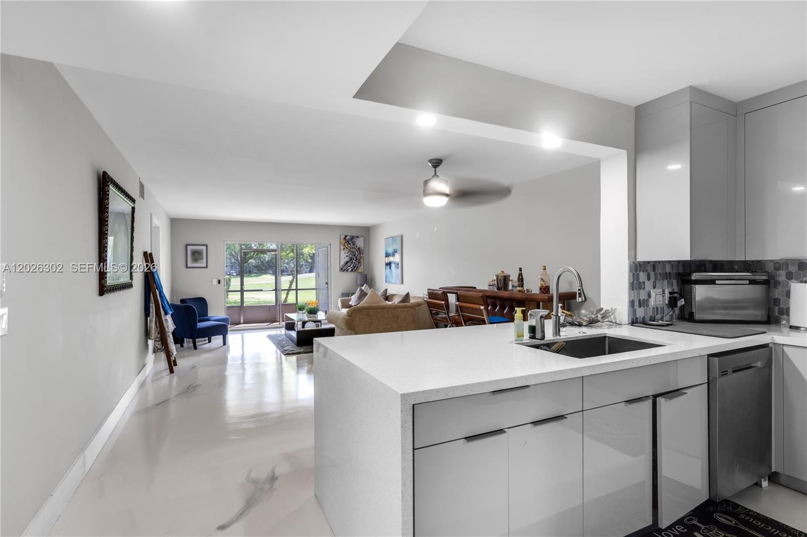 900 SW 128th Ave # 105D, Pembroke Pines FL 33027