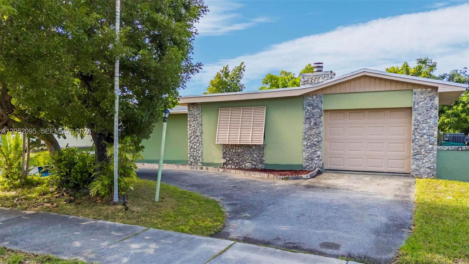 9110 SW 200 St, Cutler Bay FL 33157