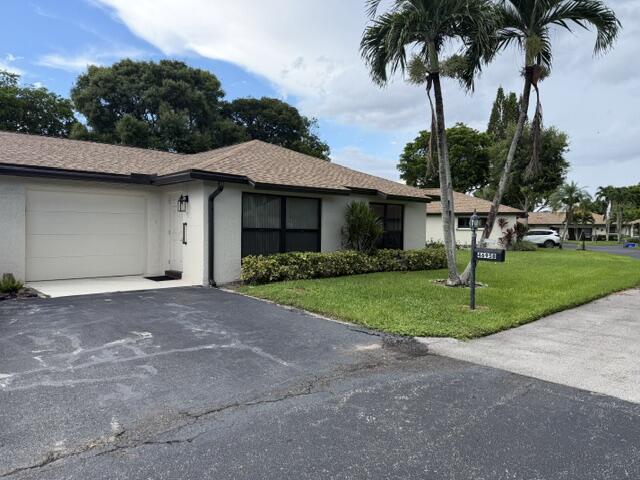 4695 ROBINWOOD Place # B — Photo 2