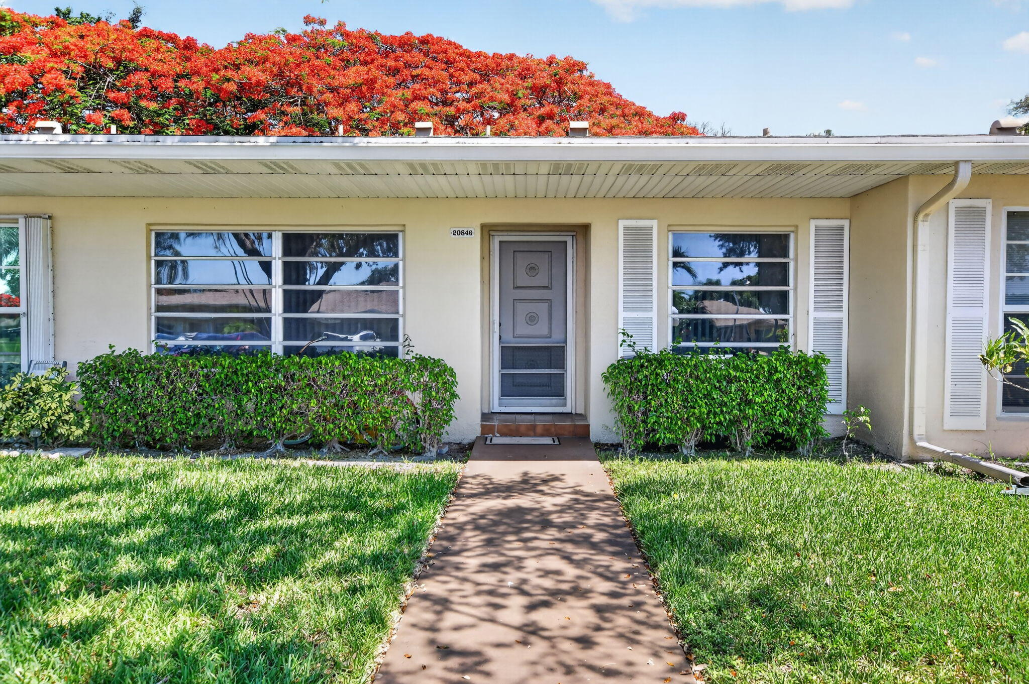 20846 Vinesta Circle, Boca Raton FL 33433