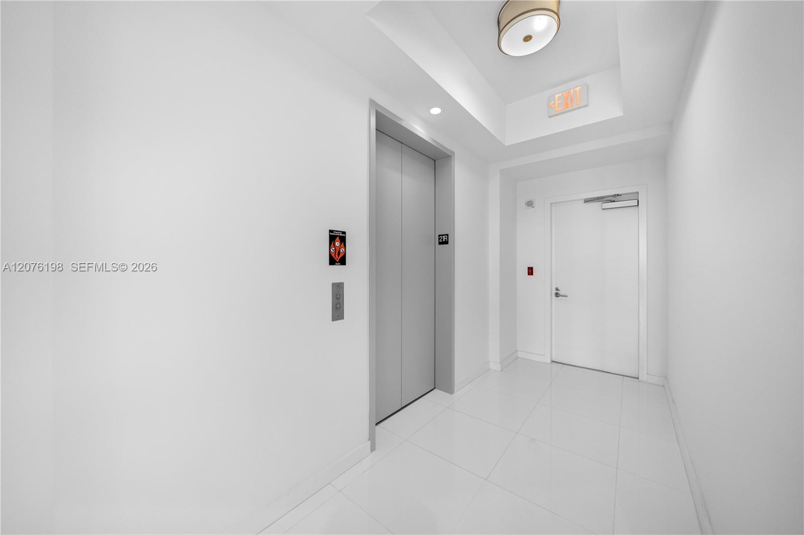 Private Foyer & Elevator