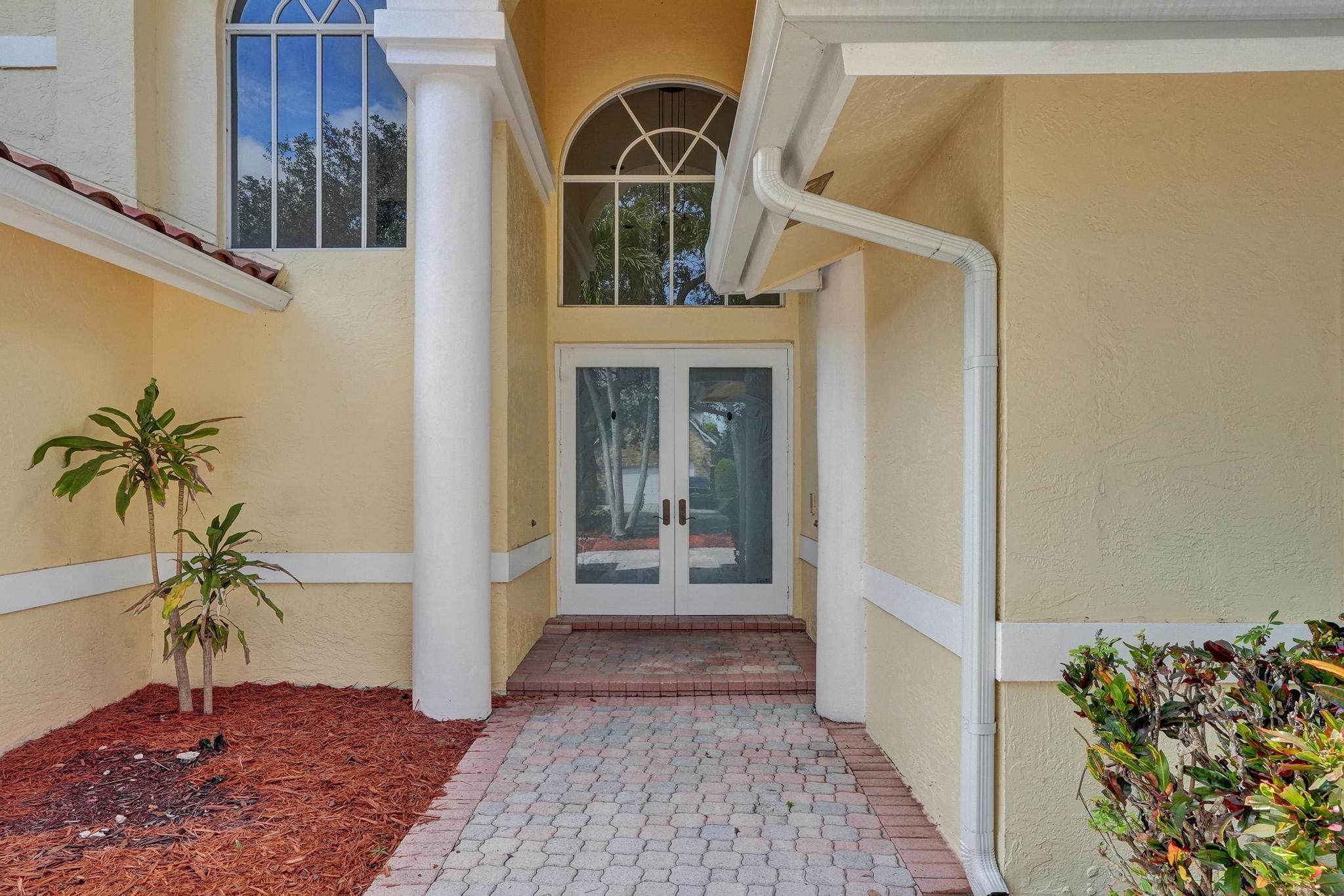 11340 Lakeshore Drive — Photo 4