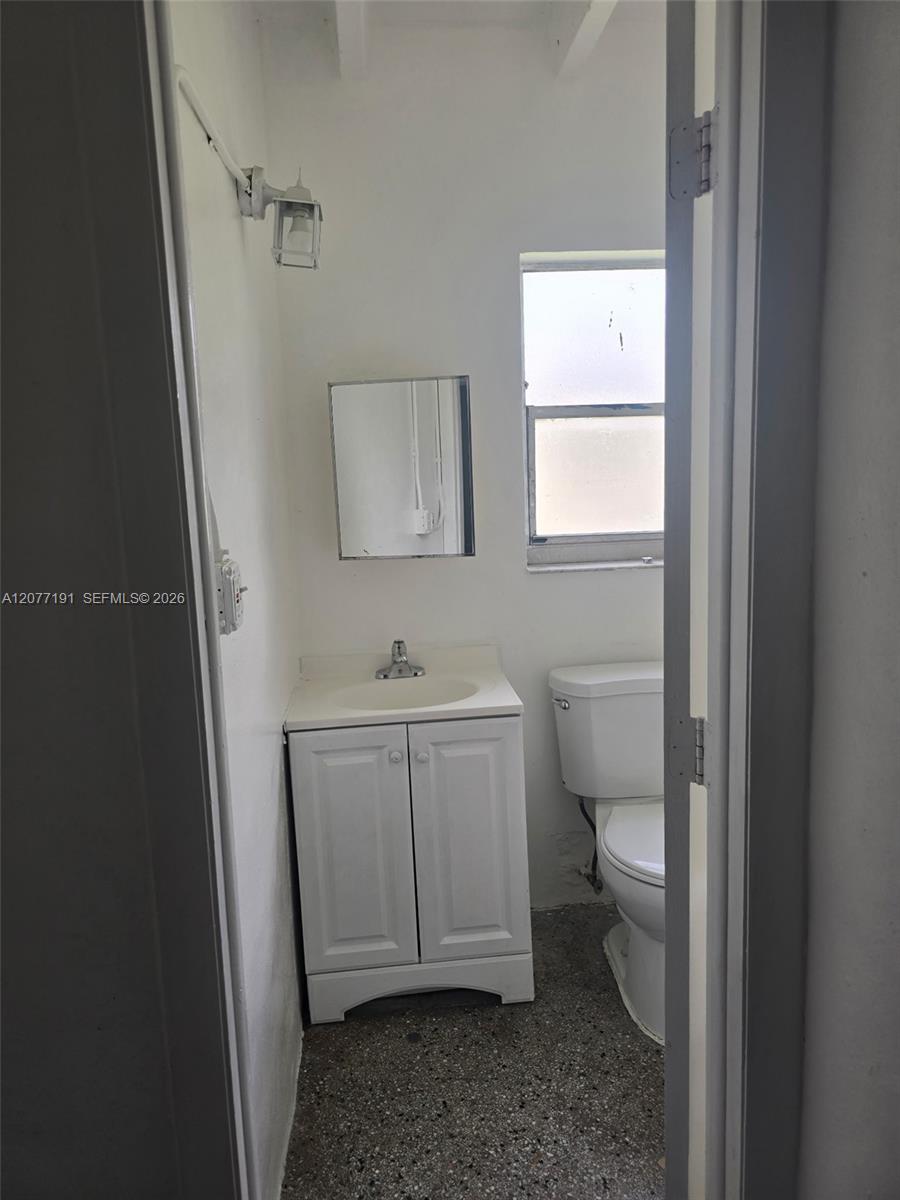 260 SW 11th Ave # 3 — Photo 3