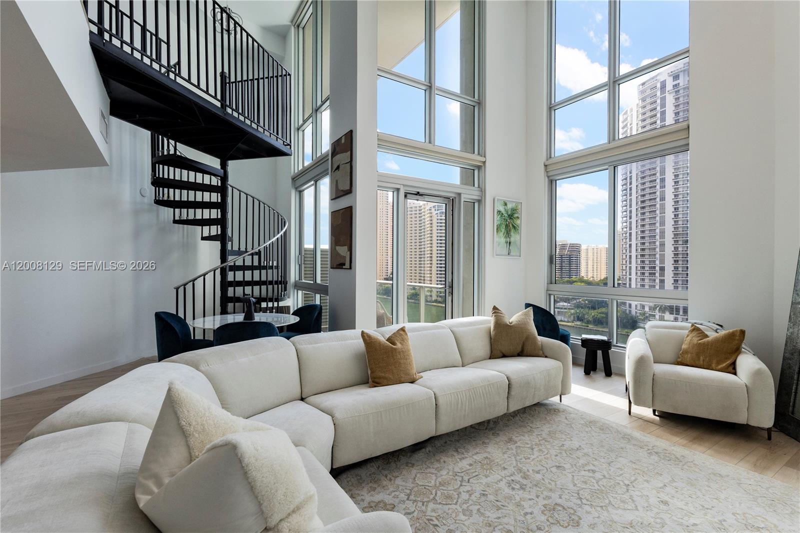 300 S Biscayne Blvd # 1014, Miami FL 33131