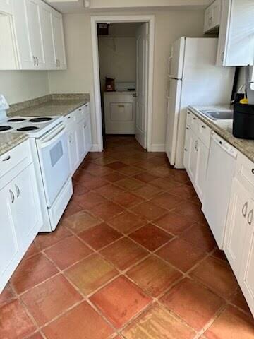 223 SE 14TH Place — Photo 4