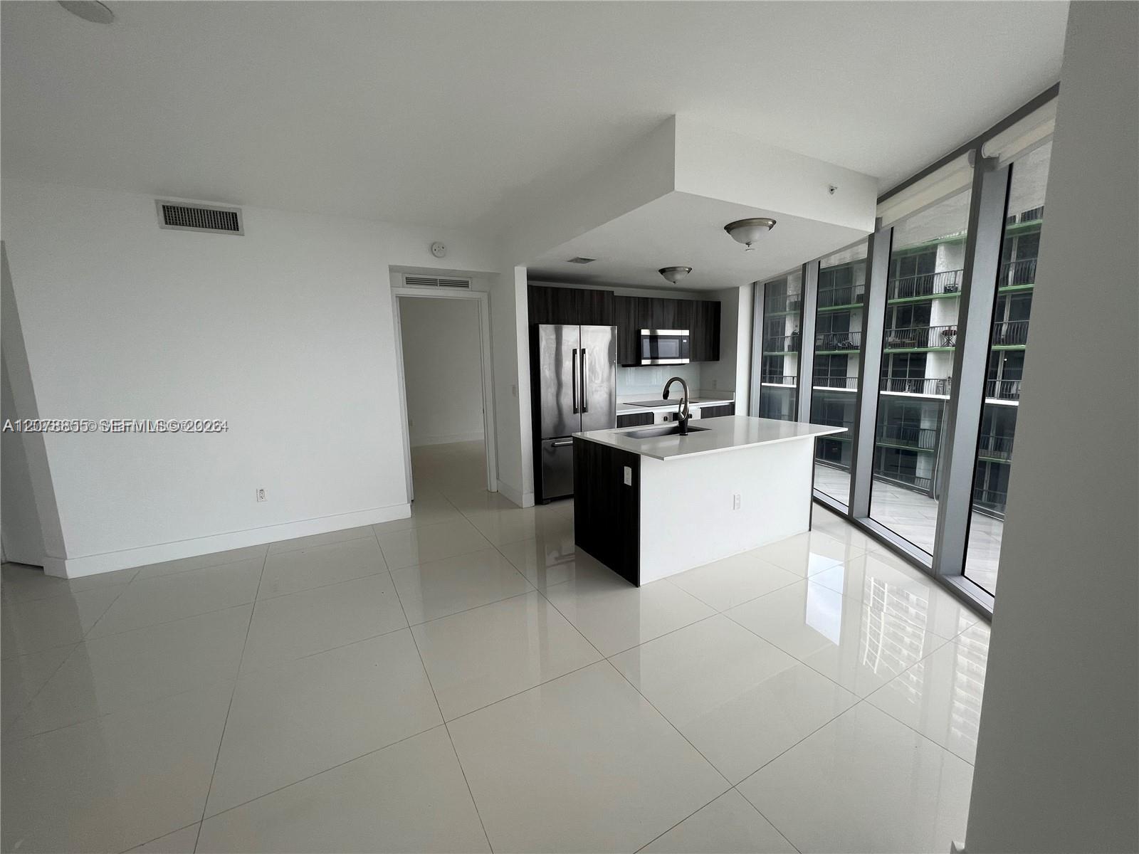 488 NE 18th St # 3100 — Photo 4