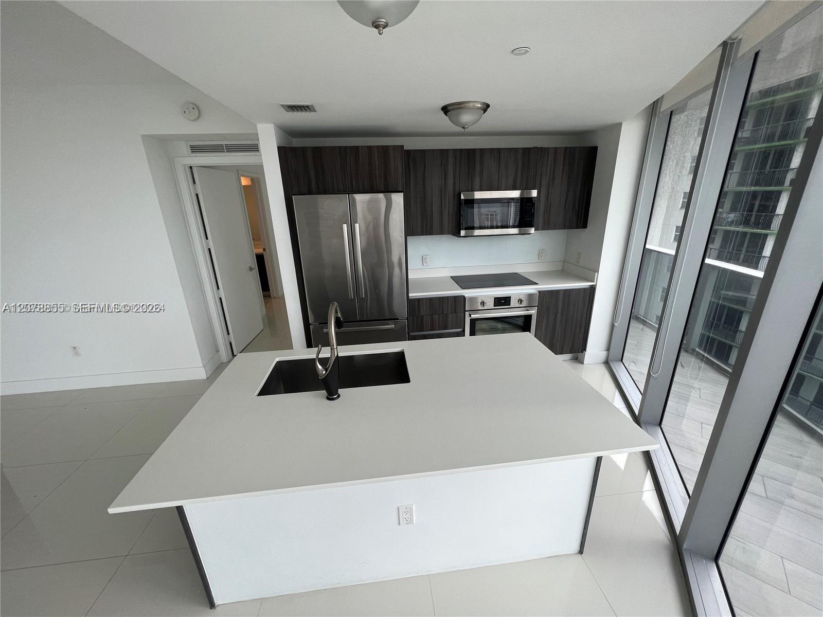 488 NE 18th St # 3100 — Photo 5