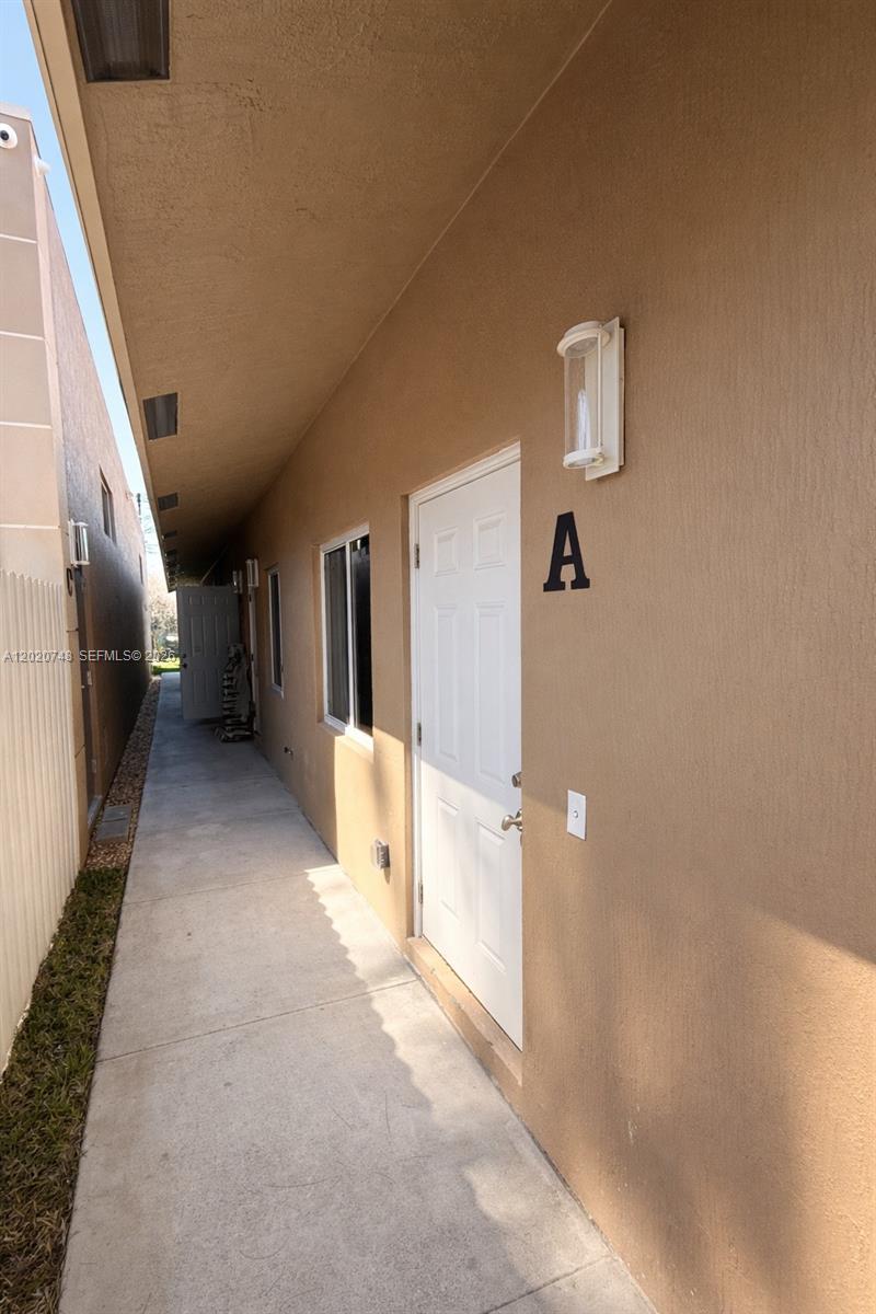 1015 NW 8th Ave # A — Photo 2